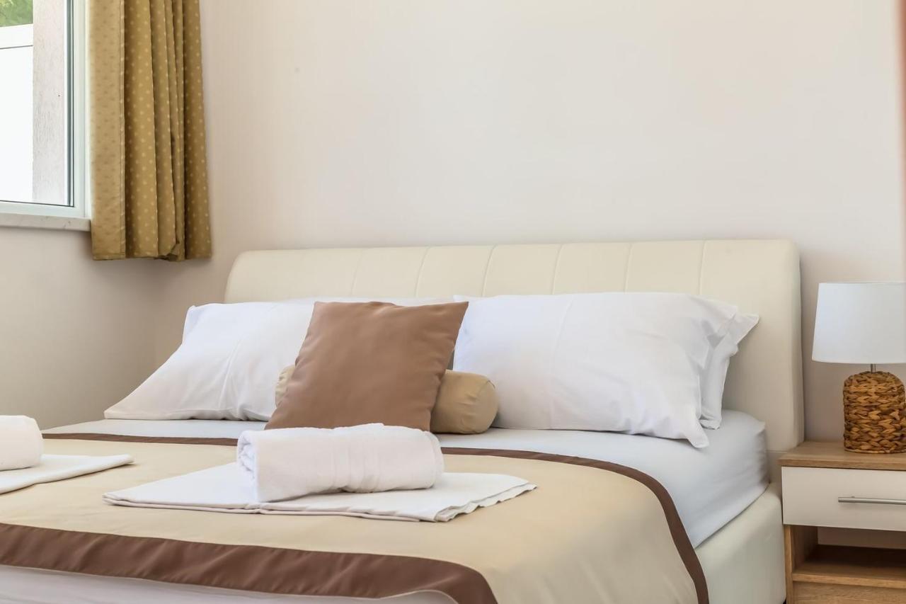 Motel Ljetni Raj Baška Voda Eksteriør billede