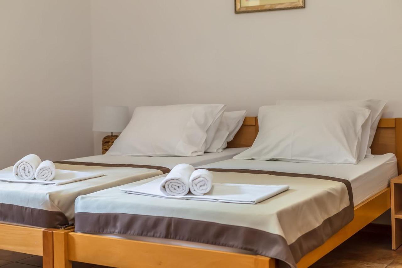 Motel Ljetni Raj Baška Voda Eksteriør billede