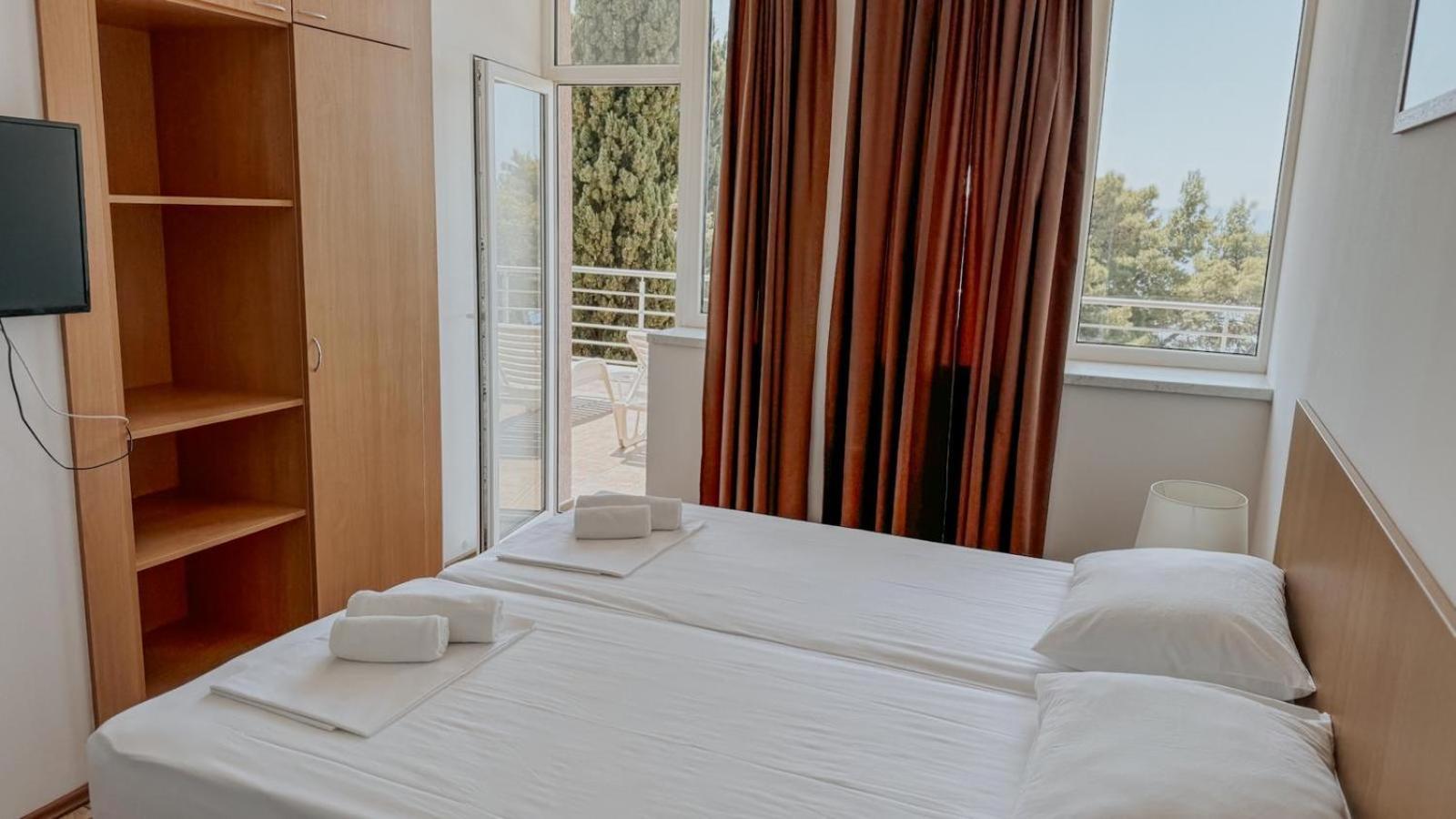 Motel Ljetni Raj Baška Voda Eksteriør billede